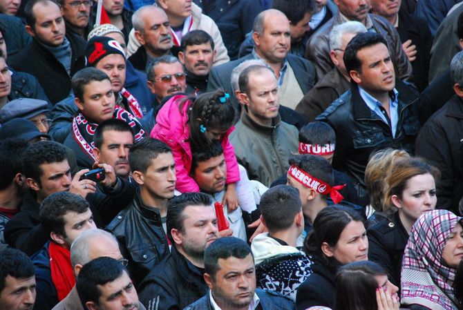 MHP LİDERi DEVLET BAHÇELİ AKHİSARLILAR İLE BULUŞTU